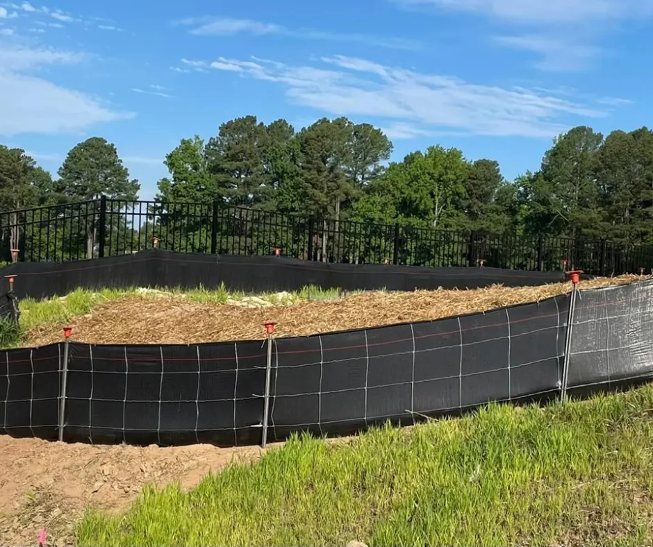 Silt protection fence with geotextile and mesh